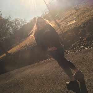 Meet your Posher, Cortney